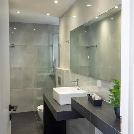 Glance Boutique Apartment *