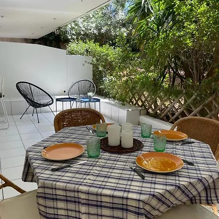 Apartment Vouliagmeni's Secret Garden Near The Sea Athens