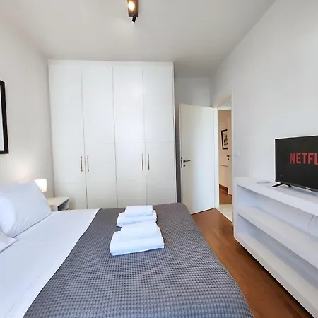 Apartment Niovis By