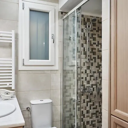 Apartment Spirou Merkouri Handcrafted 2bd Athens