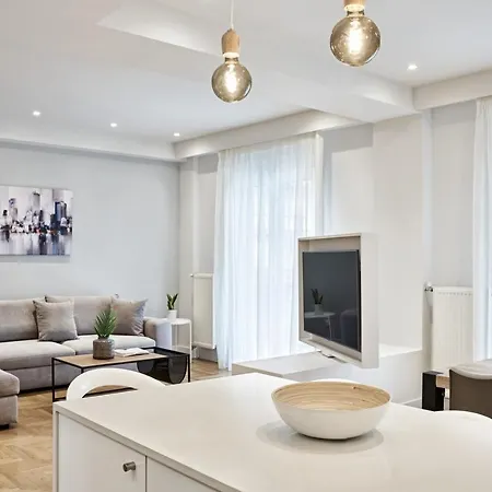 Apartment Spacious 2bd In Prime Location Next To Divani