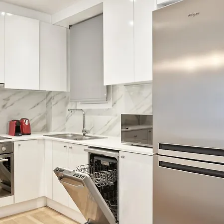 Apartment Spacious 2bd In Prime Location Next To Divani Athens
