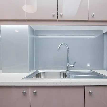 Διαμέρισμα Fully Renovated Studio In The City Center For 3ppl *