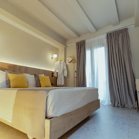 Metis Urbane Living Spaces Apartahotel 3*