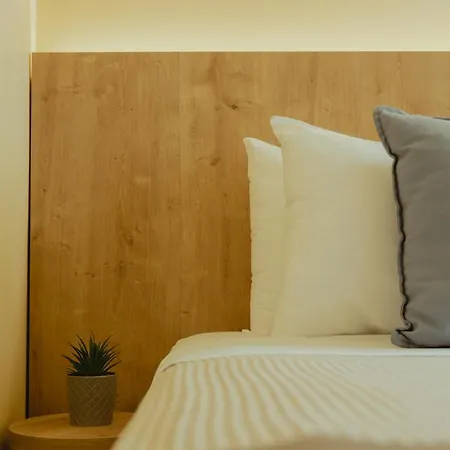 Metis Urbane Living Spaces Apartahotel 3*