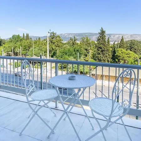 Apartment Lush Sapphire Steps From Acropolis & Plaka! Athens