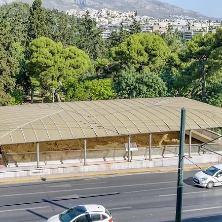 Lush Sapphire Steps From Acropolis & Plaka! Apartment Athens