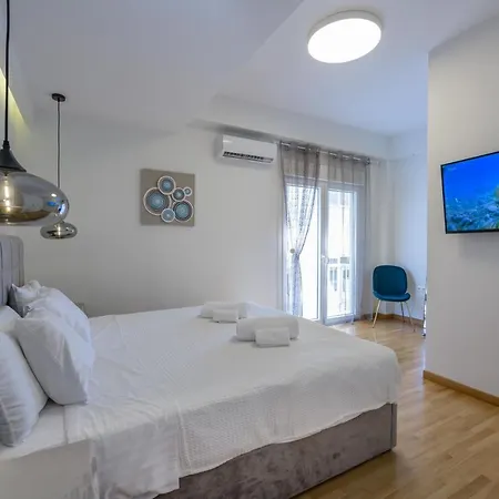 Lush Sapphire Steps From Acropolis & Plaka! Apartment *