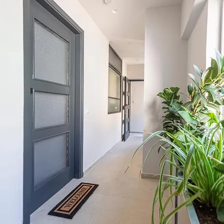 Hidesign The Getaway Apartment *