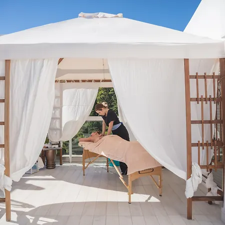 St George Lycabettus Lifestyle 5* Atene