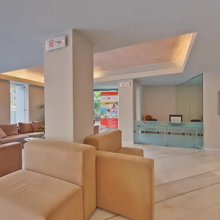 Hotel Palace Glyfada 4*