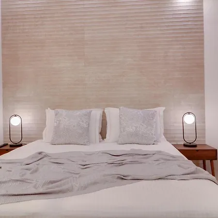 Athinn Hotel *