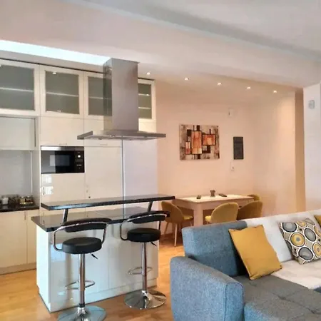 Appartamento Stylish -modern Heart Of Marousi Atene