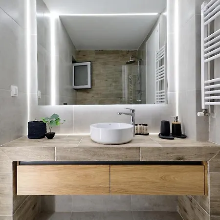 Elegant Big In Center With Balcony * Aten