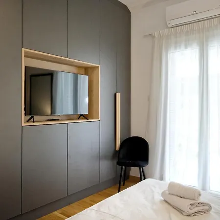 Elegant Big In Center With Balcony Aten