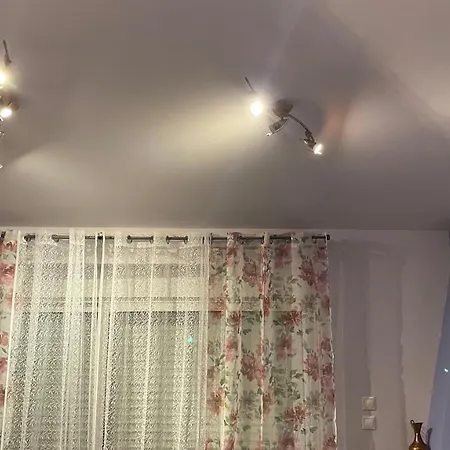 Awesome 3' From Metro Apartment