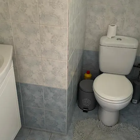 Awesome 3' From Metro Apartment Athens