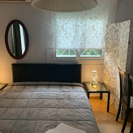 Apartment Awesome 3' From Metro