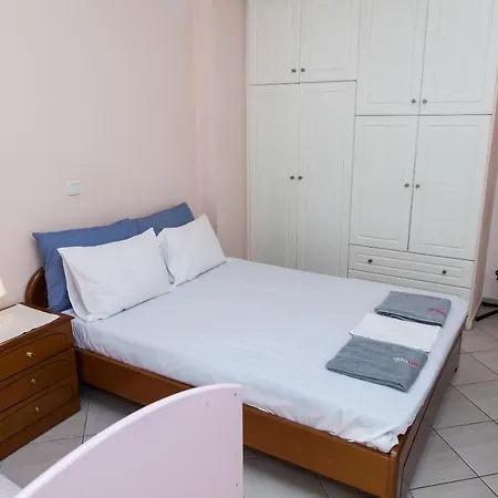 Lovely In Peristeri Apartment