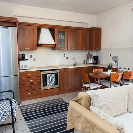 Lovely In Peristeri Apartment