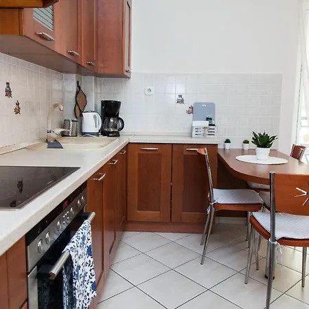 Lovely In Peristeri Apartment