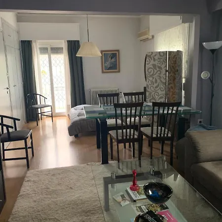 Awesome 3' From Metro Apartment *
