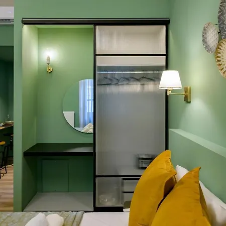 Urban Tales Aparthotel *