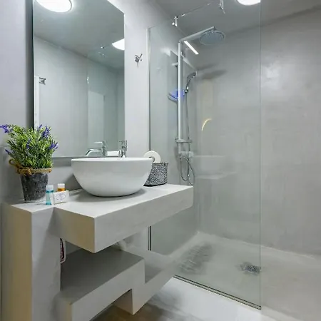 Urban Tales Aparthotel