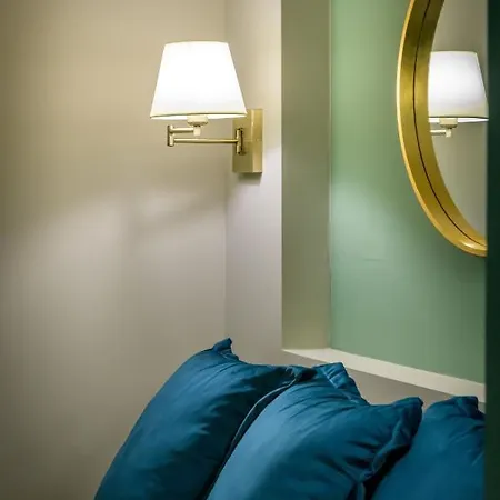 Urban Tales Aparthotel *