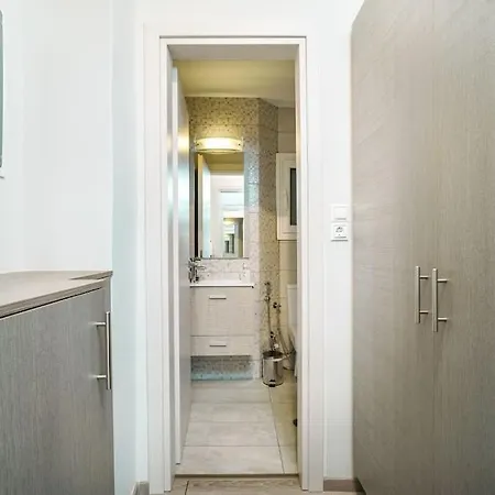 Apartment Charming Contemporary 2 Bedroom *