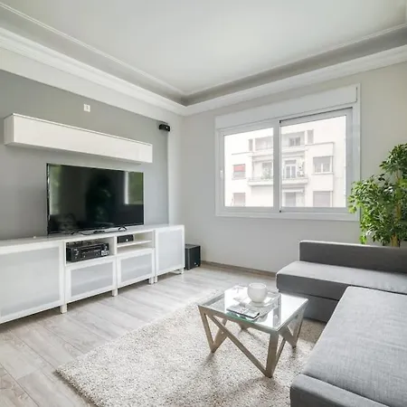 Apartment Charming Contemporary 2 Bedroom *