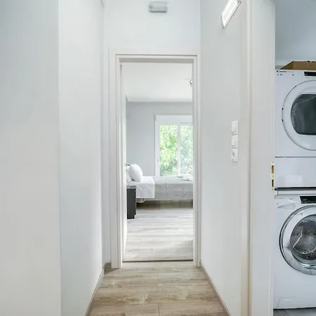 Charming Contemporary 2 Bedroom Apartment Athens