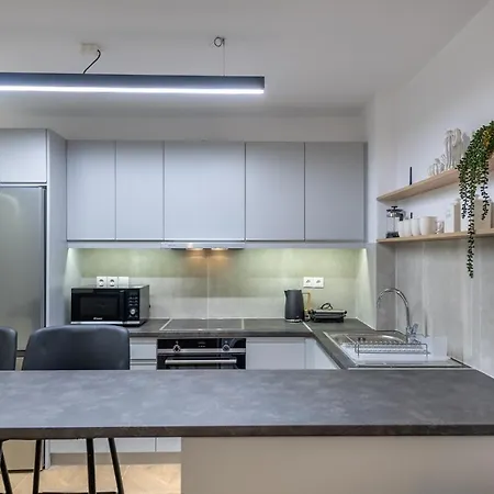Phaedrus Living Luxury Downtown Flat Acropolis *