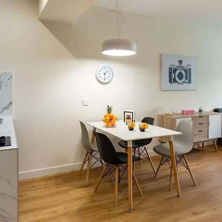 Large Comfy, Modern 5 Min To Acropolis