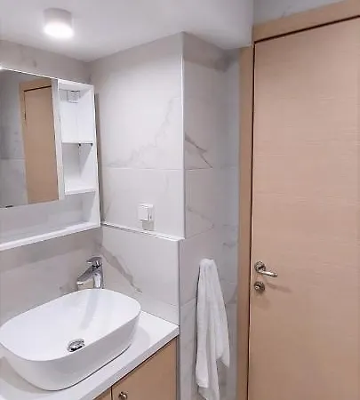 Plaka Family Apartment