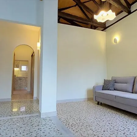 Apartment Plaka Family