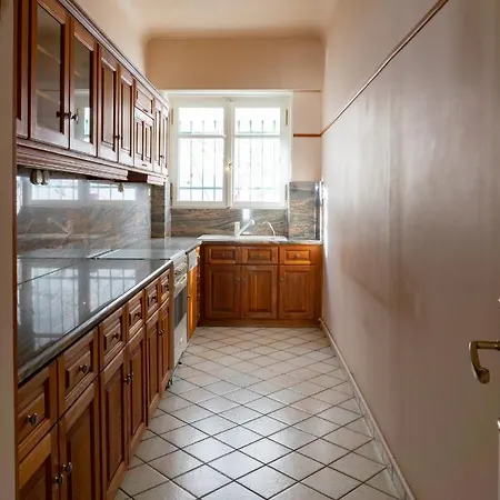 Hadrians Den In Heart Of Plaka By Jj Hospitality Athene