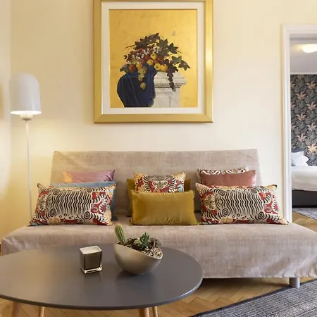 Valaoritou 6os - An Aristocratic 1 Bedroom In The Hear * Athens