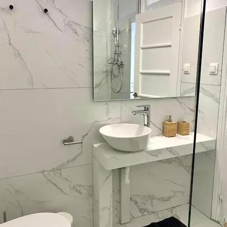 Modern 3br Maisonette With Garden 10 Min From Acropolis Apartment Athens