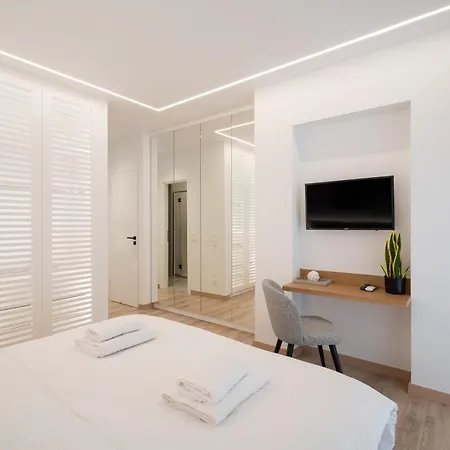 Kolonaki Upscale 4 Bedroom Luxury Appartement *