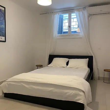 Modern 3br Maisonette With Garden 10 Min From Acropolis Apartment