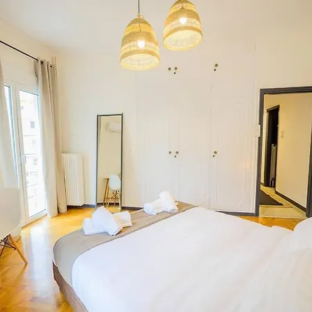 Boho Luxury 2 Bedroom Apartment, Acropolis Museum View Apartment