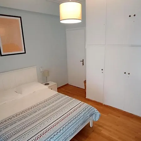 Apartament Full House Near The Center Of Atena