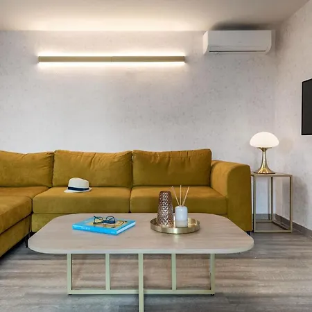 Vouliagmeni Stylish Homes By Blupine *