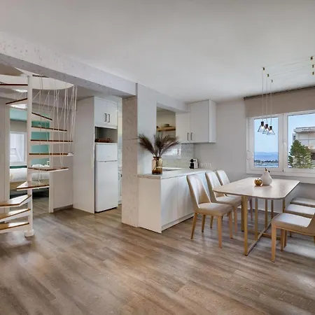 Vouliagmeni Stylish Homes By Blupine Apartman