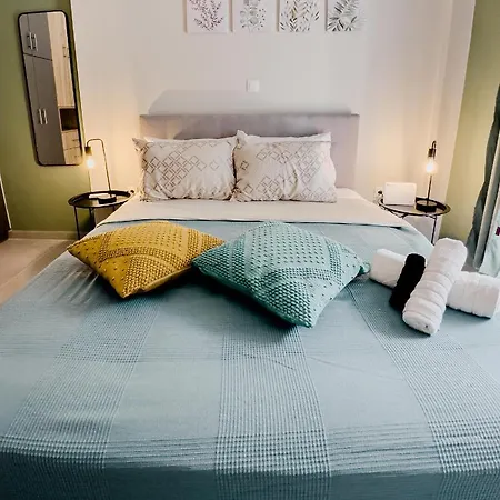 Appartement Metro Chic Haven: Modernized Urban Near The Tram Athènes