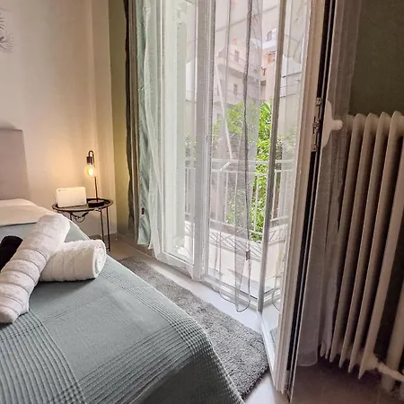 Metro Chic Haven: Modernized Urban Near The Tram Appartement *