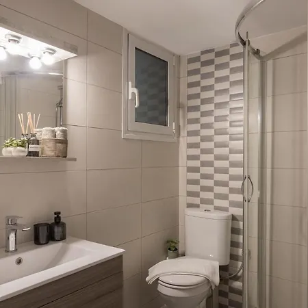 Apartment Spacious 2 Bedroom In Koukaki