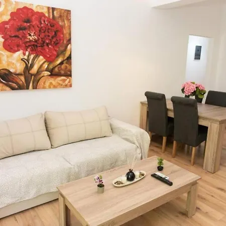 Renovated Spacious Flat 7min To Subway Station- Athens