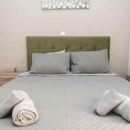 Renovated Spacious Flat 7min To Subway Station- Athens